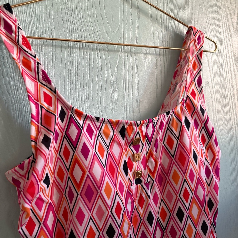 5for20 Liz Claiborne Pink and Orange Diamond Swimsuit Top - Picture 2 of 9